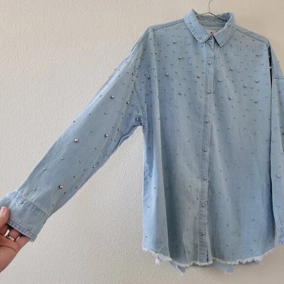 Jella C Embellished Denim Button Down Shirt Womens Sz M Light Blue Silver Studs - Picture 4 of 11